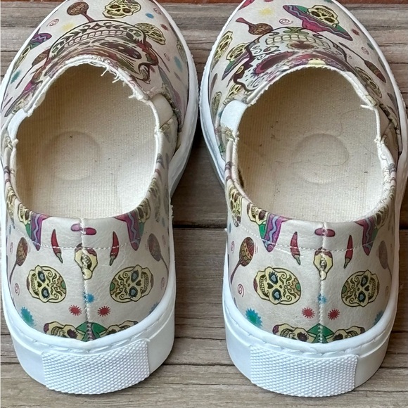 Goby Shoes Sugar Skulls Slip On Flats Fashion Sneakers Sz 8 EU 39 - Picture 6 of 8